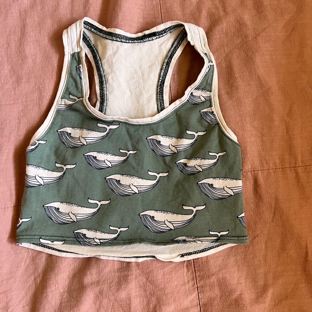 Viragoes duds XS whale crop top